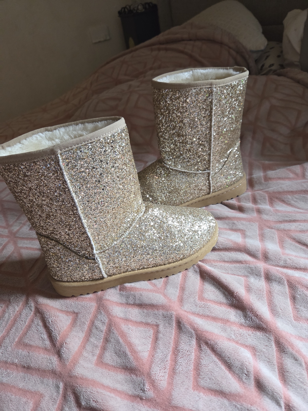 Glitter Faux Shearling Short Winter Boots - Gold